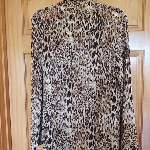 Chicos Travelers Cardigan Sweater Size 2 Leopard Animal Print Shawl Collar. - Picture 6 of 8